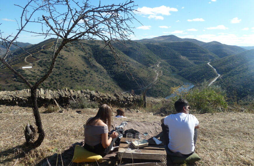 Chefs on Fire Pop-Up regressa a Foz Côa com cozinha ancestral, criatividade e uma paisagem singular